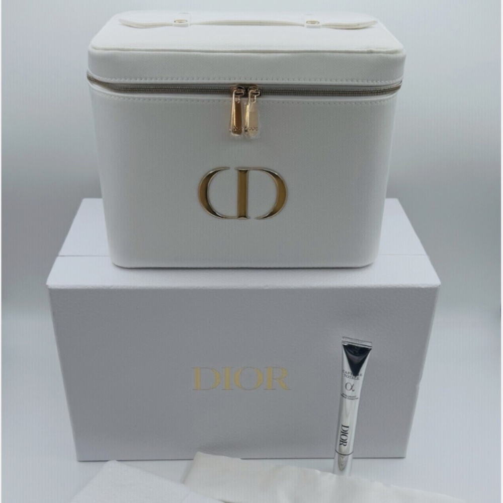 DIOR Platinum VIP Gift Set - Vanity Case + Towel + Hairband + Hyalushot NEW - Picture 2 of 7